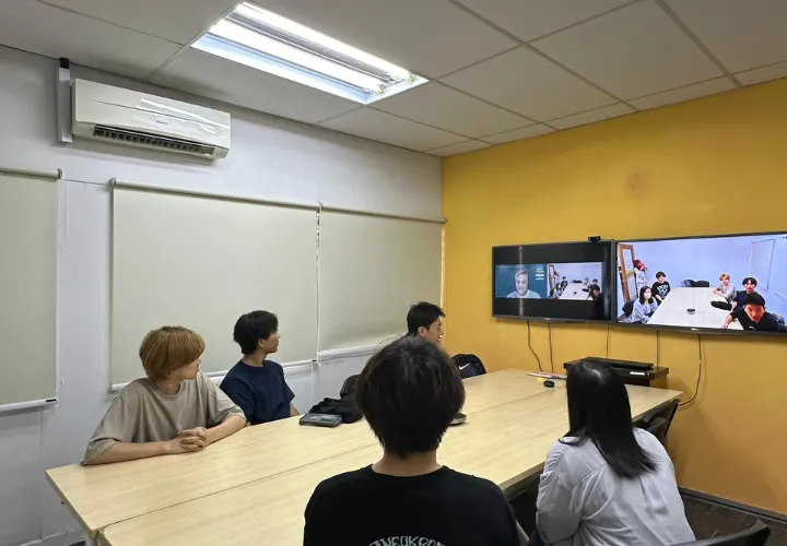LiveSpeak Room